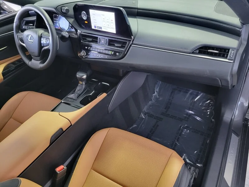 2025 Lexus ES 350 - Photo 19