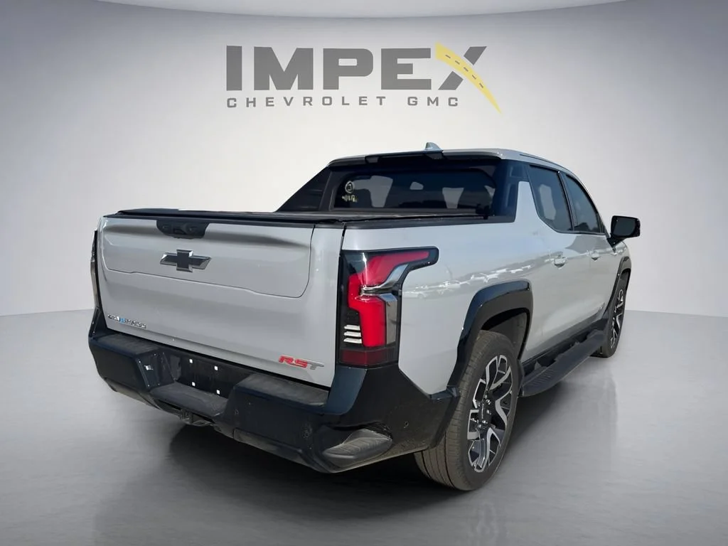 Used 2025 Slate Gray Metallic Chevrolet RST - Max Range image 6