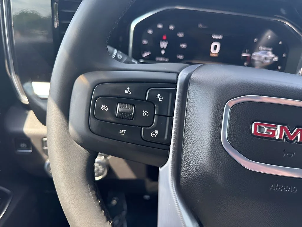 Used 2025 White GMC Elevation image 14