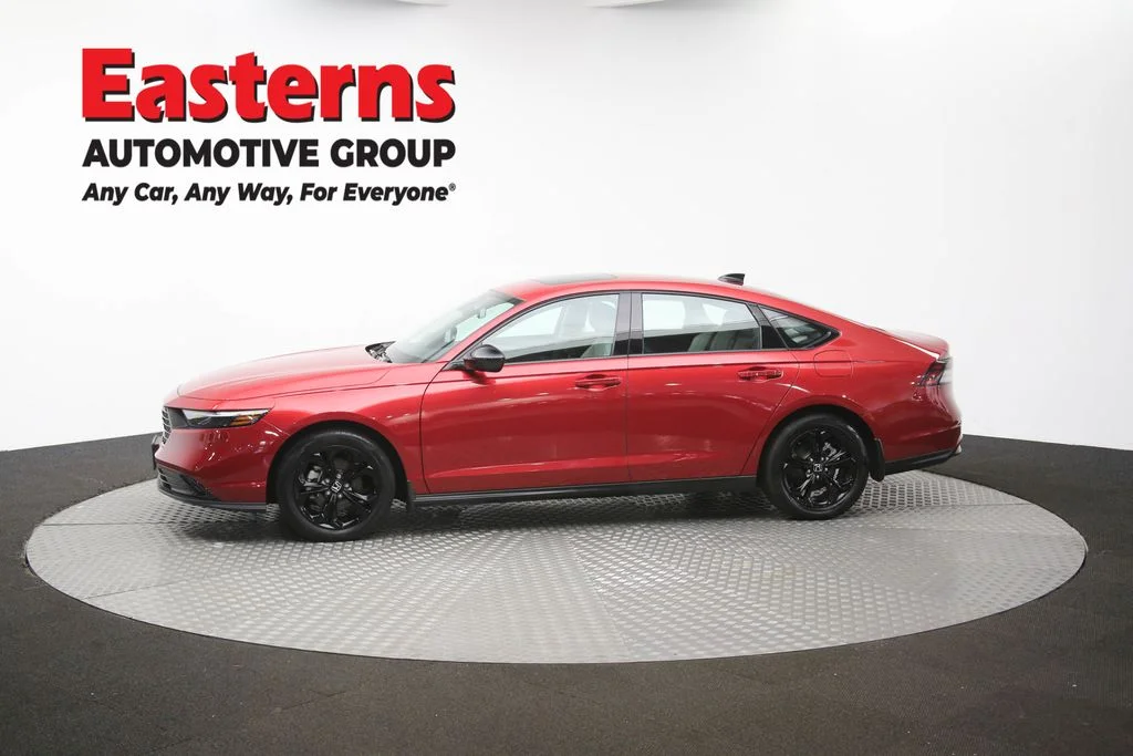 Used 2025 Red Honda SE image 58