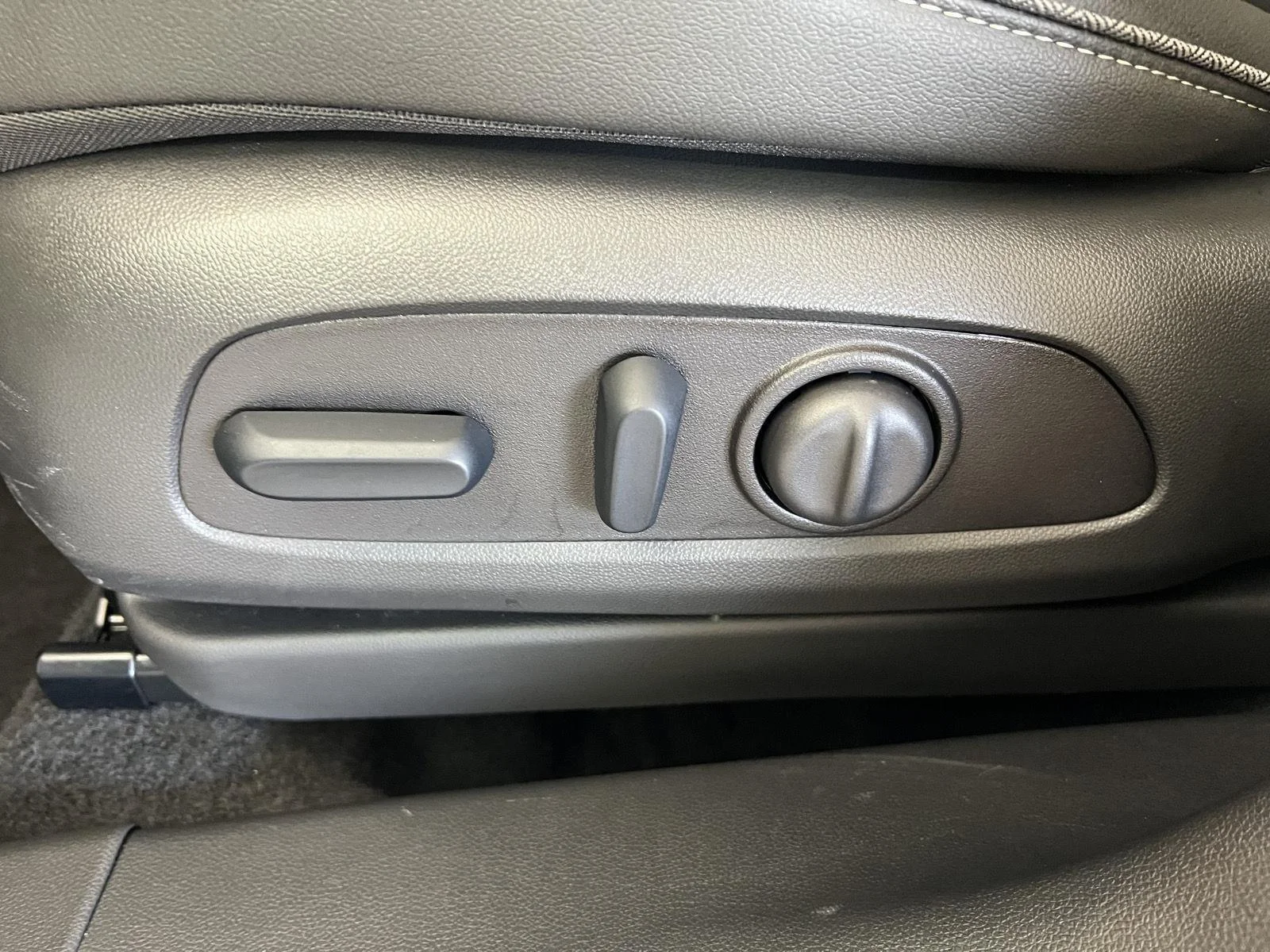 Used 2026 Summit White Buick Preferred image 5