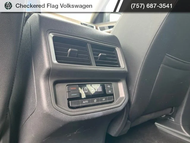 Used 2024 Platinum Gray Metallic Volkswagen 2.0T SE w/Technology image 30