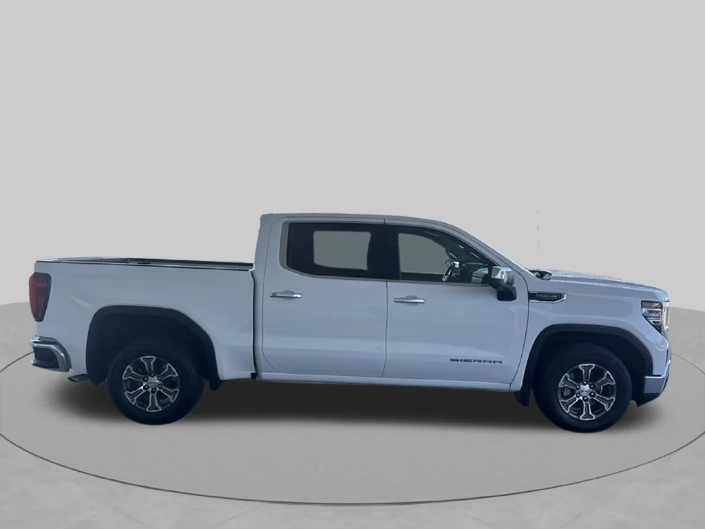 Used 2025 Summit White GMC SLT image 11