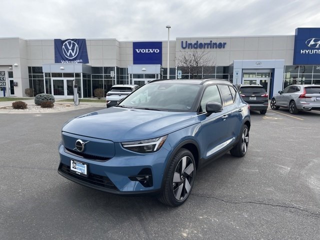 2024 Volvo XC40 Plus