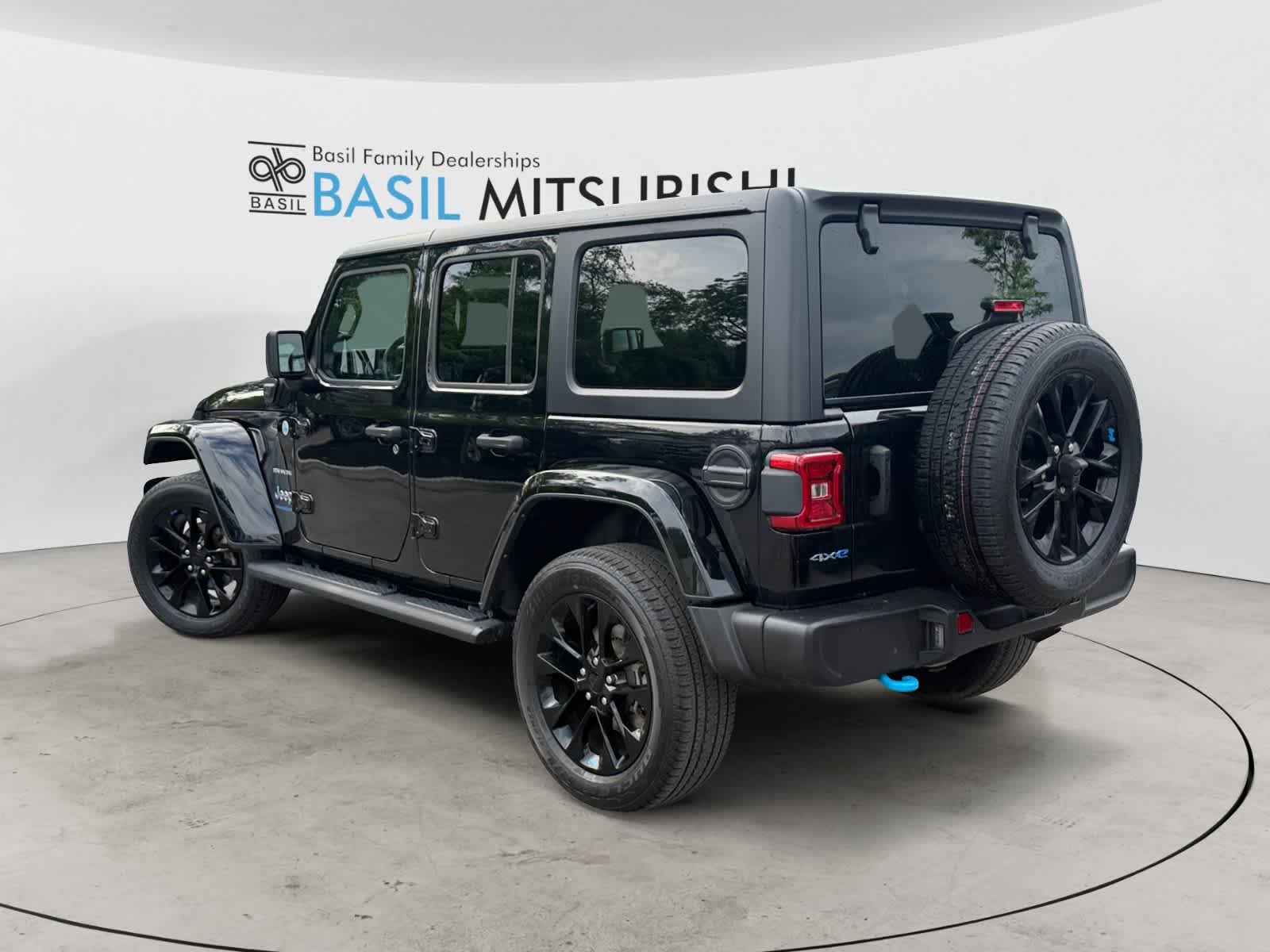 Used 2023 Black Clearcoat Jeep Sahara image 3