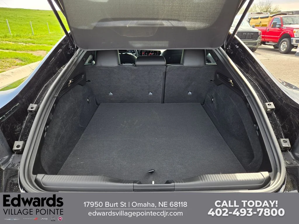 New 2026 Diamond Black Crystal Pearlcoat Dodge R/T Scat Pack image 27