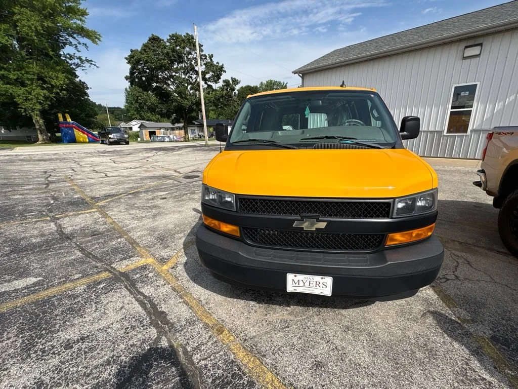 Used 2018 SPECIAL PAINT Chevrolet  image 4