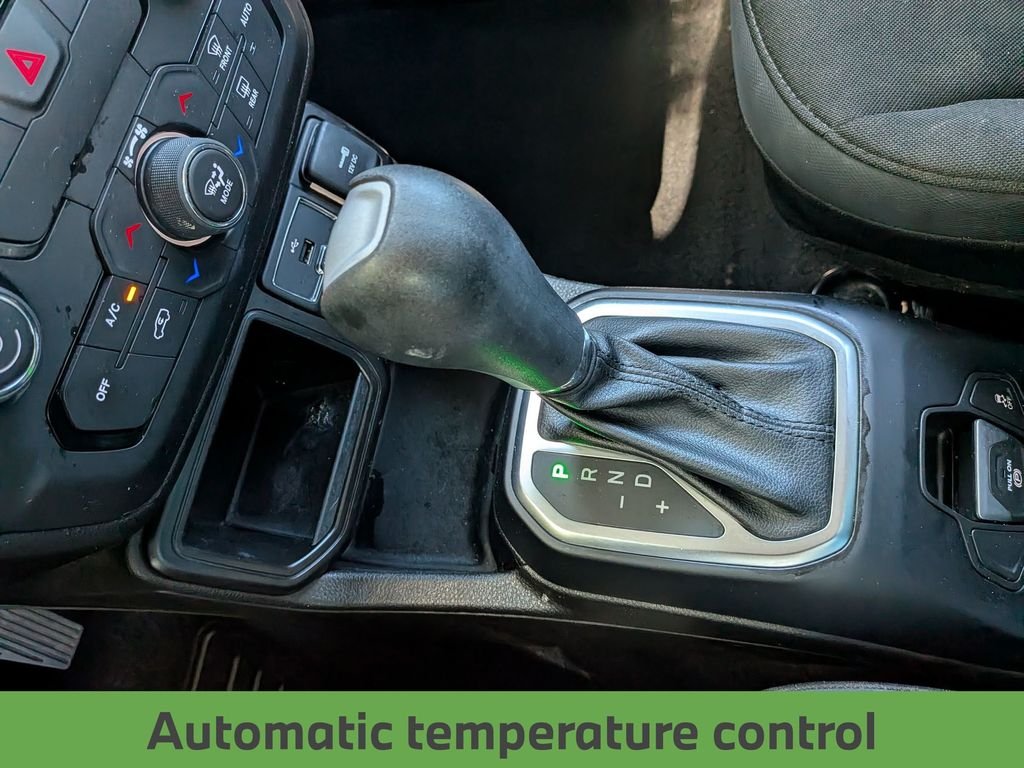 Used 2020 Gray Jeep Latitude image 20
