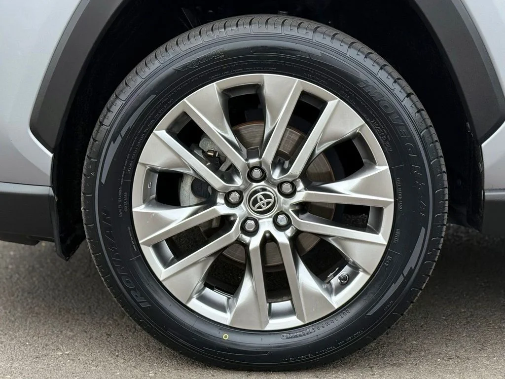 Used 2020 Silver Sky Metallic Toyota Limited image 9