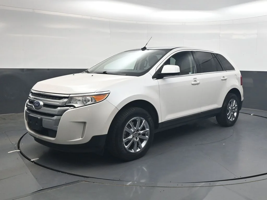 Used 2011 White Platinum Clearcoat Metallic Ford Limited image 8