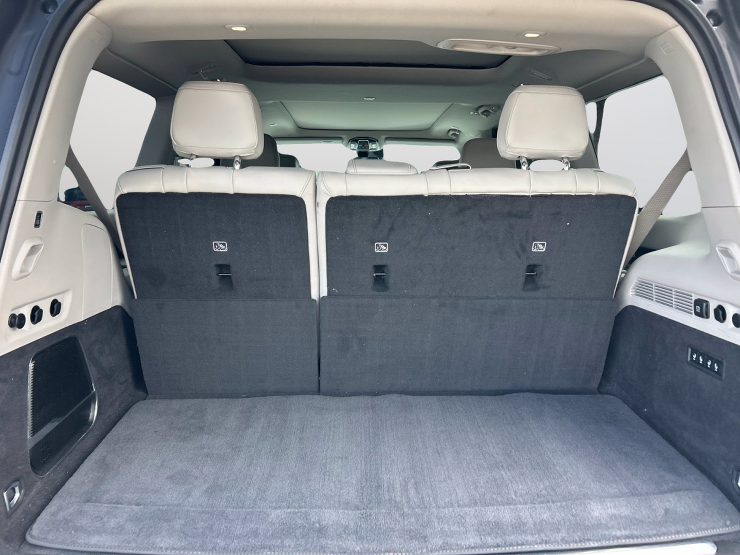 Used 2022 White Jeep Series I image 39