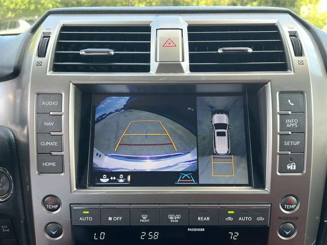 Used 2021  Lexus 460 Luxury image 19