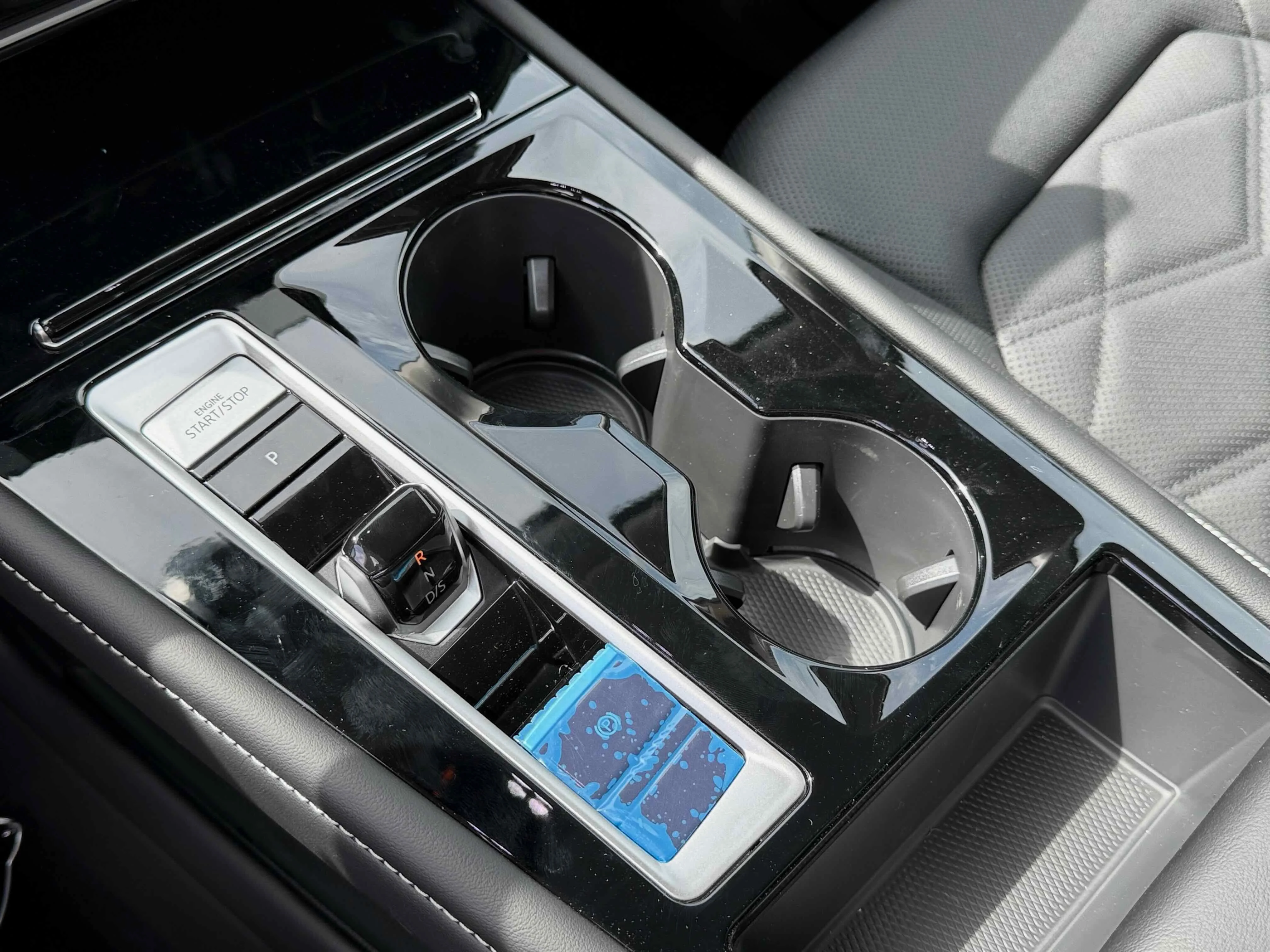 New 2026 Silver Mist Volkswagen 2.0T SE w/Technology image 24