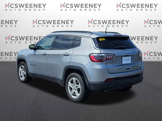 Used 2023 Gray Jeep Latitude image 3