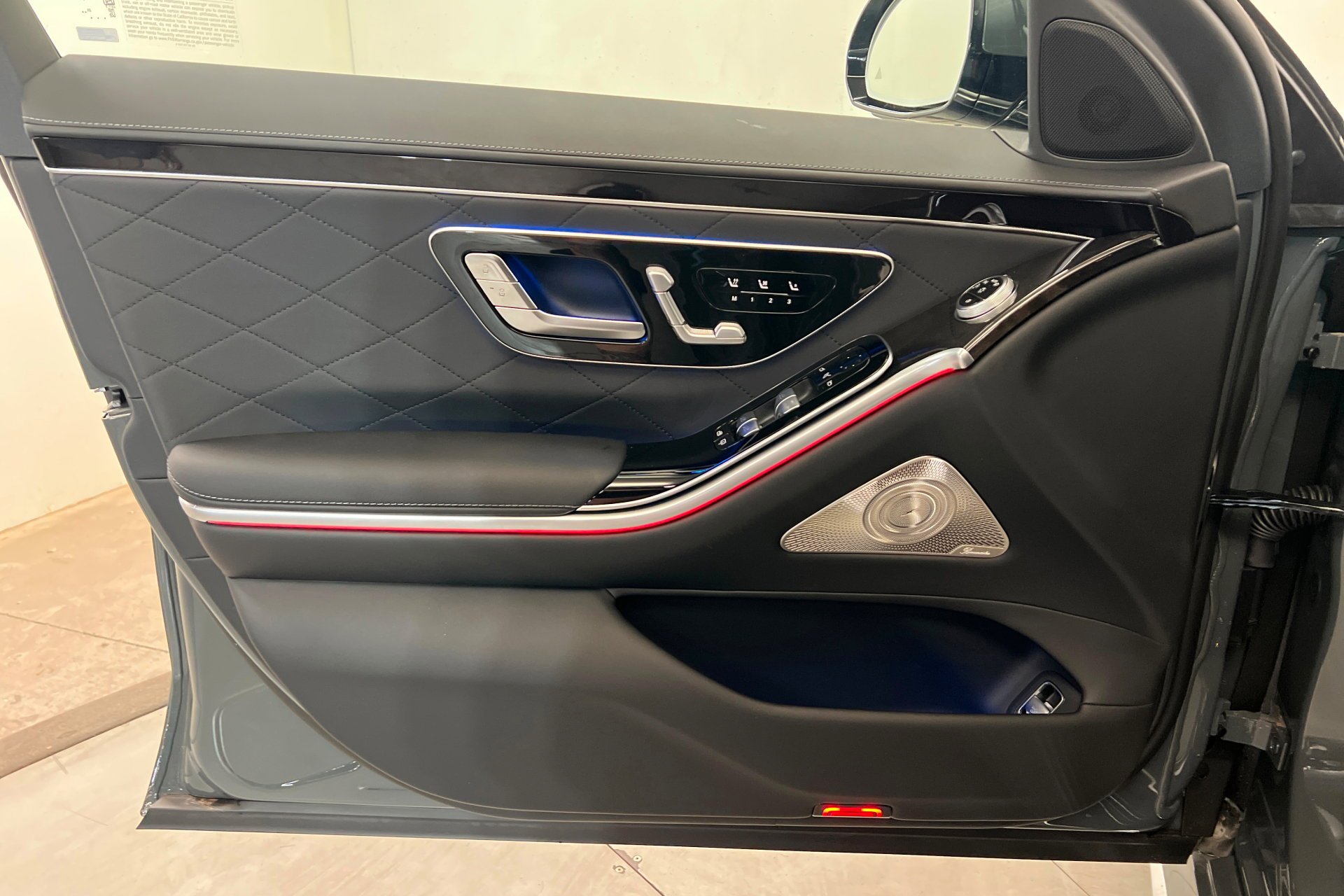 New 2026 MANUFAKTUR Silicon Grey Mercedes-Benz S 580 image 15