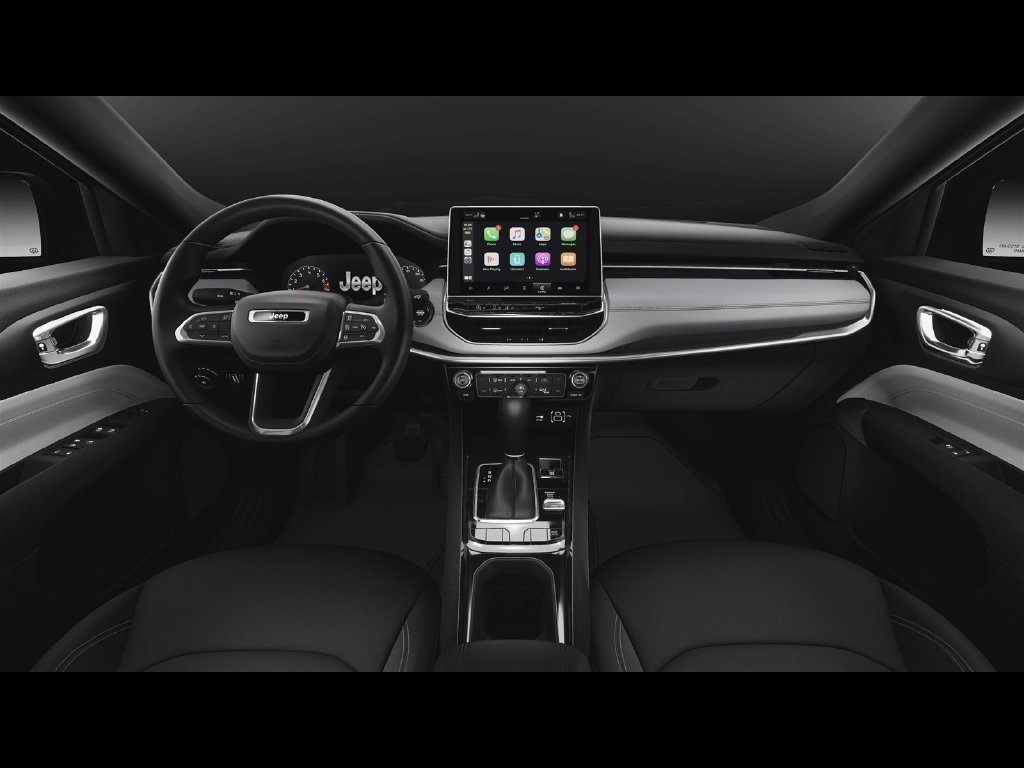 New 2026 Diamond Black Crystal Pearl-Coat Exterior Paint Jeep Limited image 6
