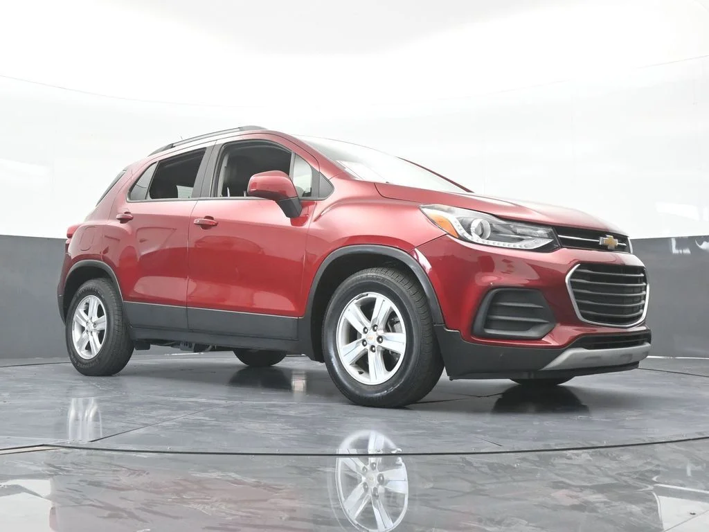 Used 2021 Crimson Metallic Chevrolet LT image 59