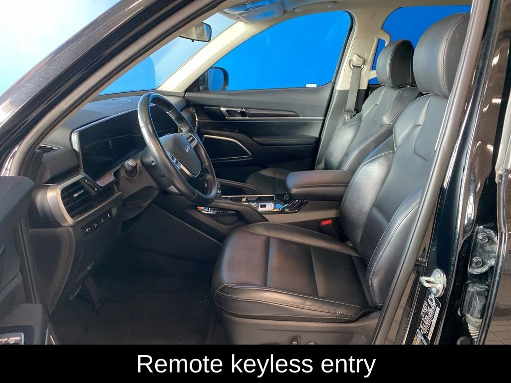 Used 2025 Black Kia S image 10