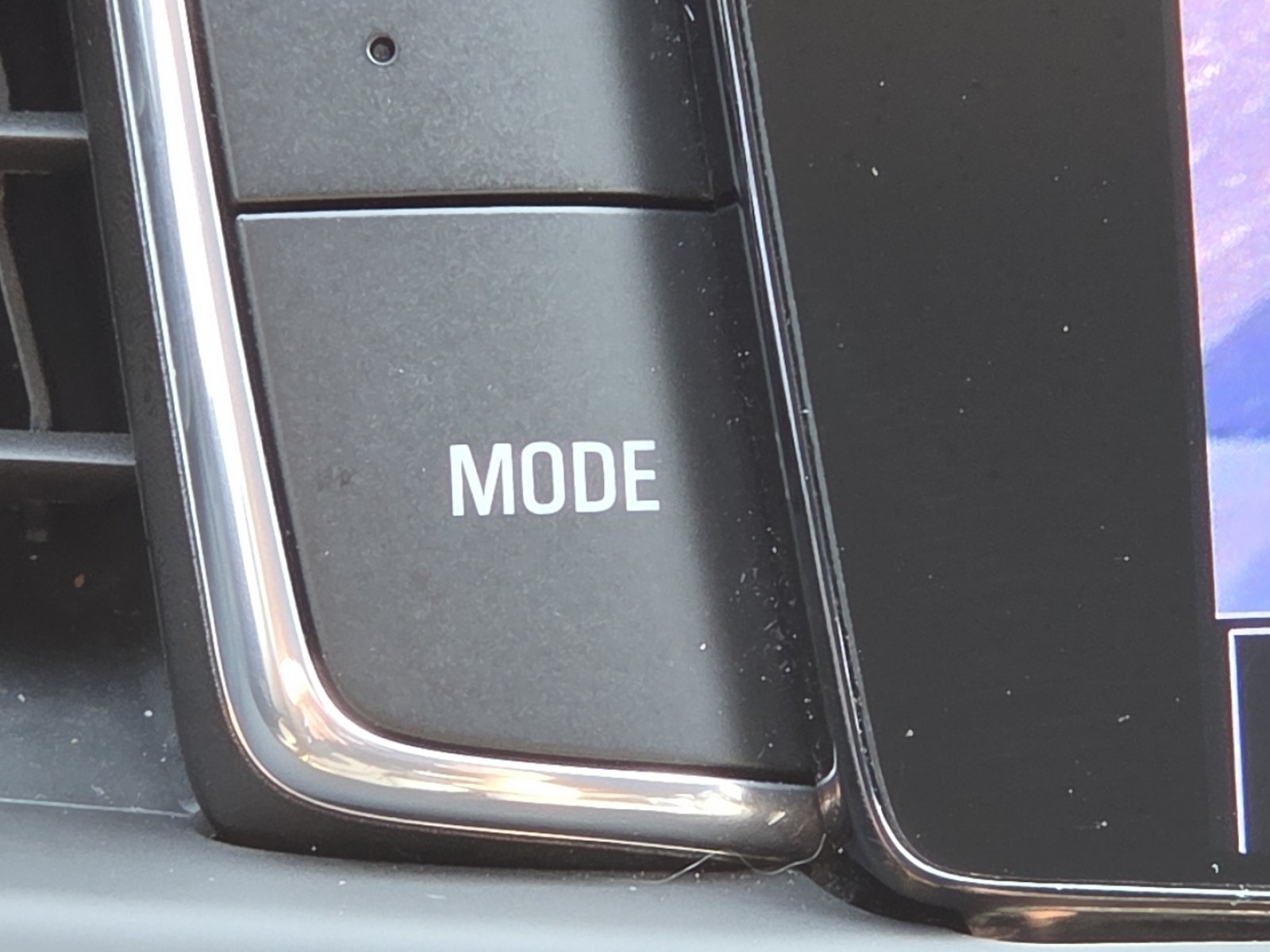 Used 2020 Quicksilver Metallic Buick Premium Group image 10