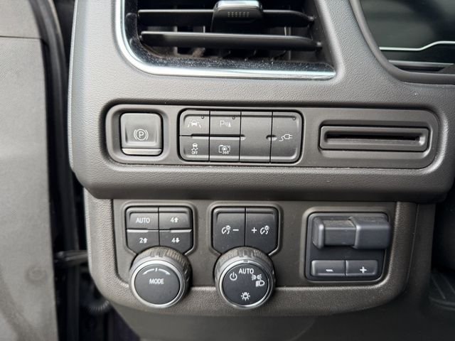 2022 Chevrolet Suburban LT - Photo 17