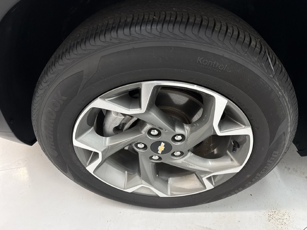 Used 2025 Sterling Gray Metallic Chevrolet LT image 29