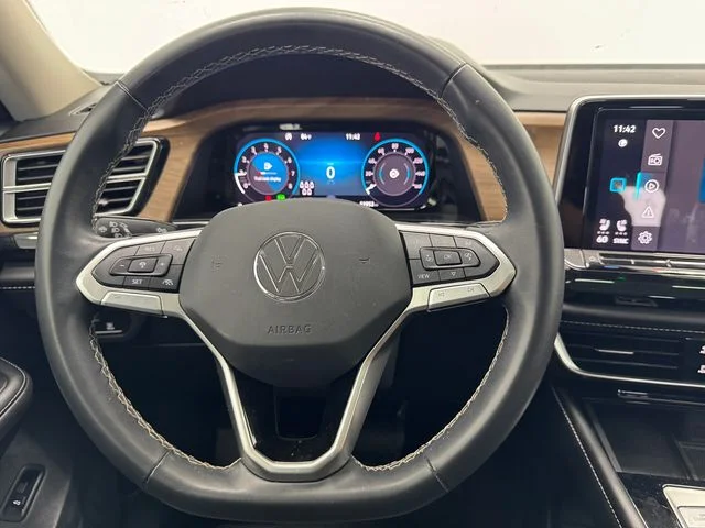 Used 2024 Pure White Volkswagen 2.0T SE w/Technology image 26