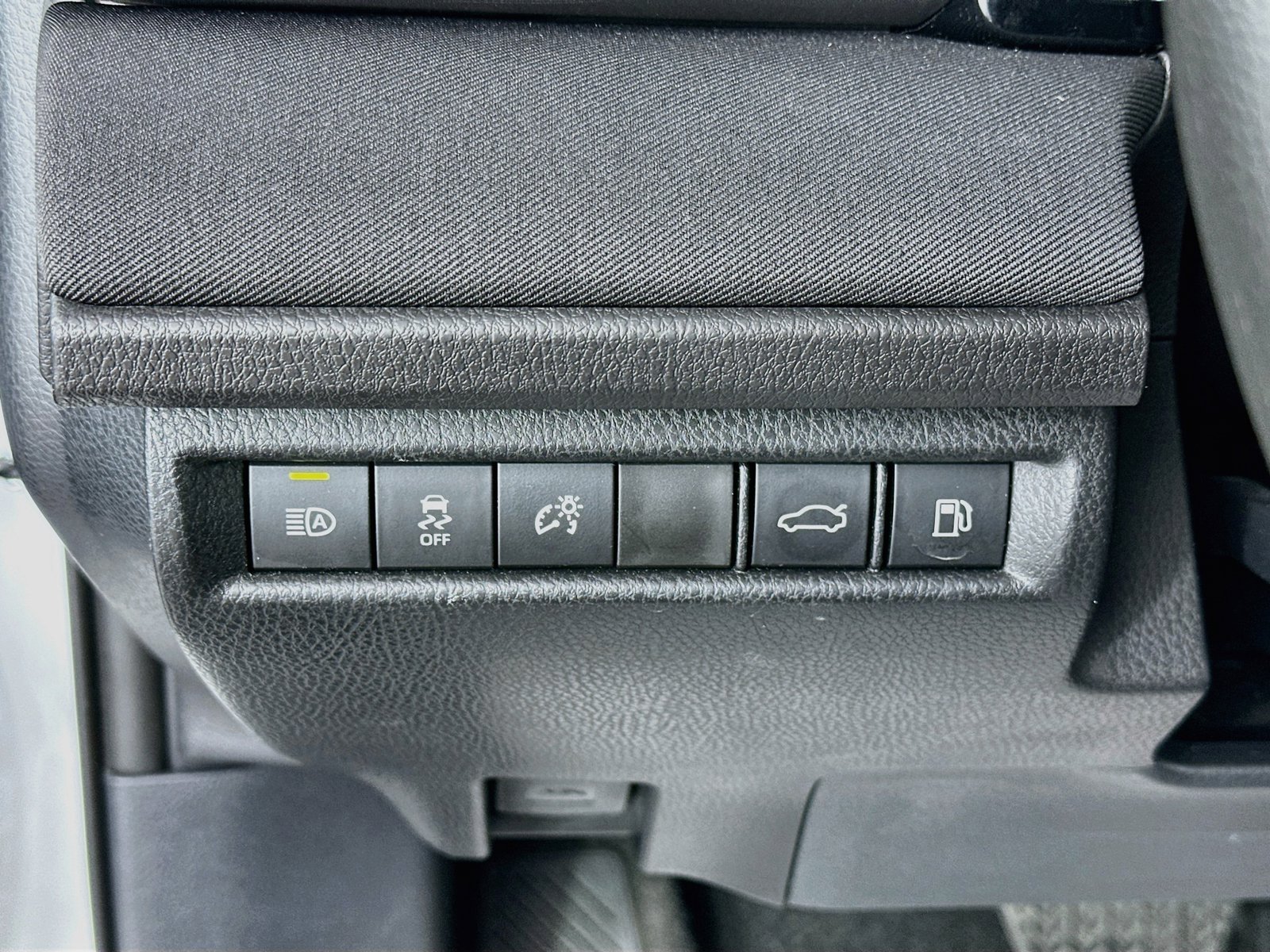 2026 Toyota Camry LE - Photo 11