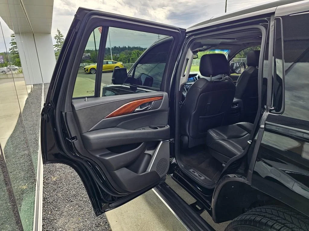 Used 2020 BLACK RAVEN Cadillac Premium Luxury image 16