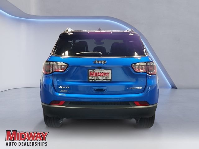 New 2026 Hydro Blue Pearl-Coat Exterior Paint Jeep Limited image 4