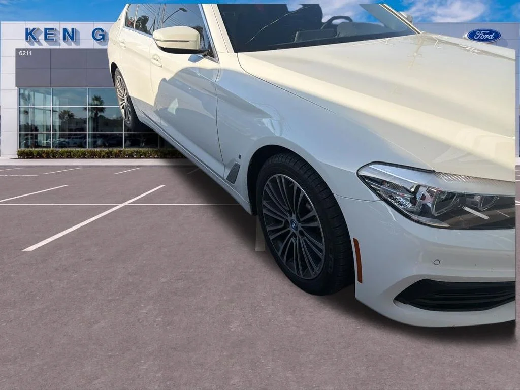 Used 2019 White BMW 530e iPerformance image 3