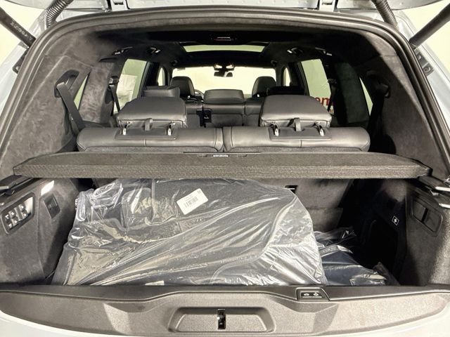Used 2027 Gray Metallic BMW xDrive40i image 28