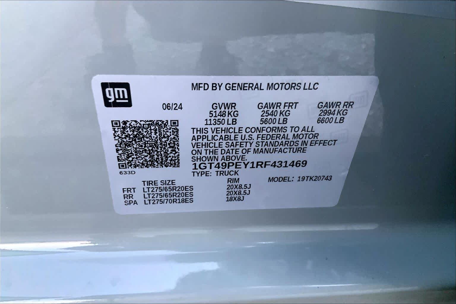 Used 2024 Thunderstorm Gray GMC AT4 image 30