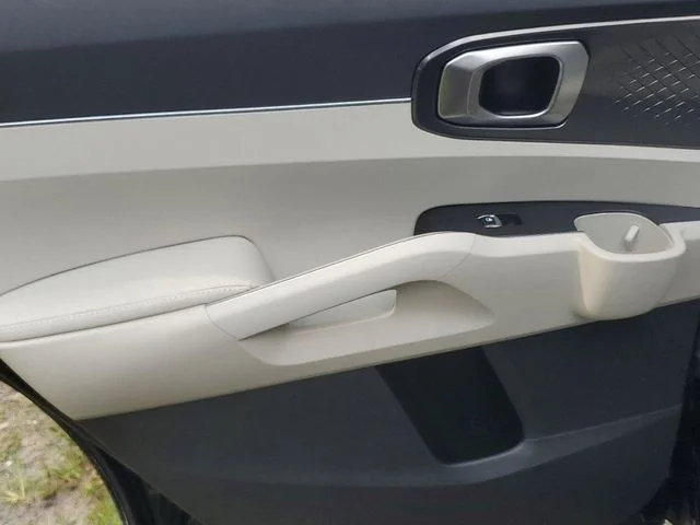 2025 Kia Sorento S - Photo 28