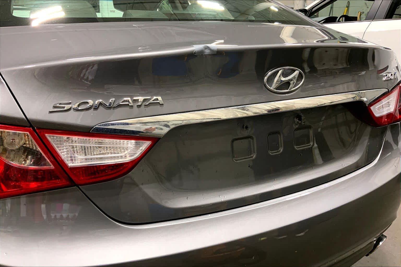 Used 2011 Harbor Gray Metallic Hyundai SE image 30