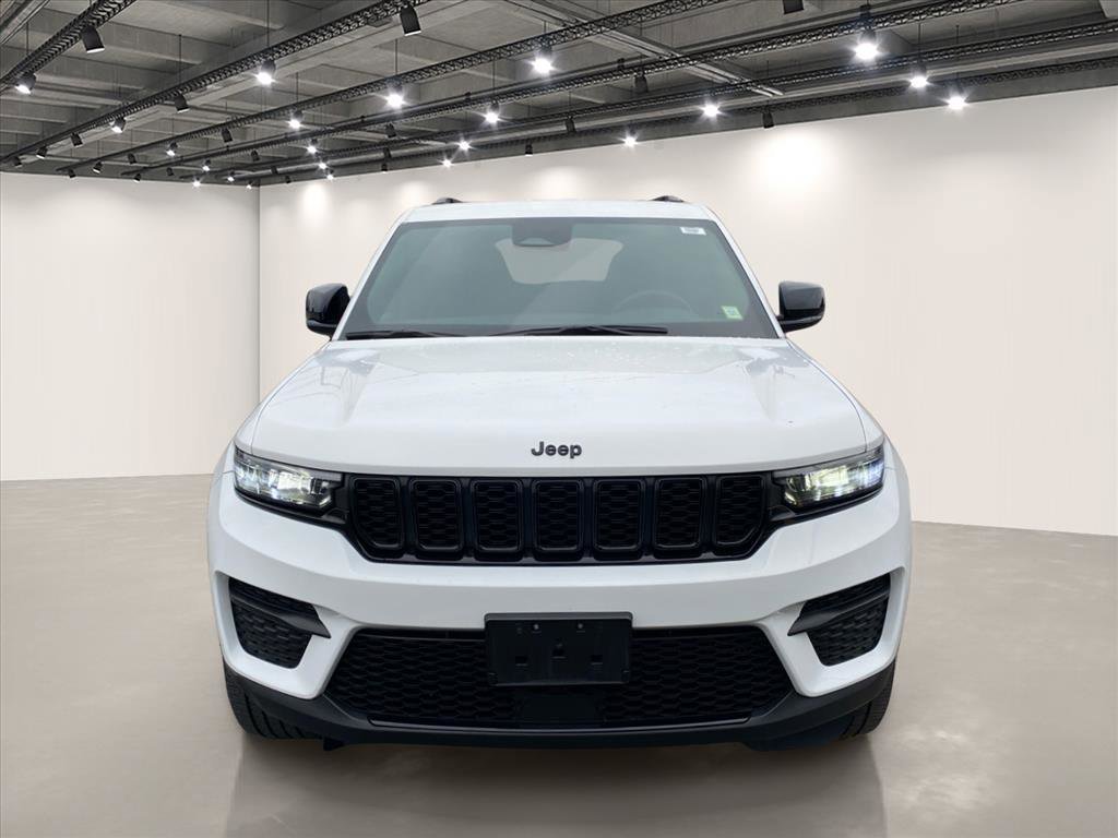 Used 2023 Bright White Clearcoat Jeep Altitude image 2