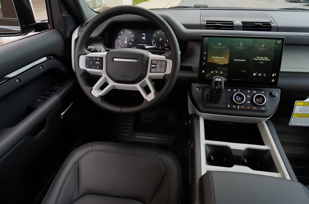 New 2026 Santorini Black Land Rover S image 15