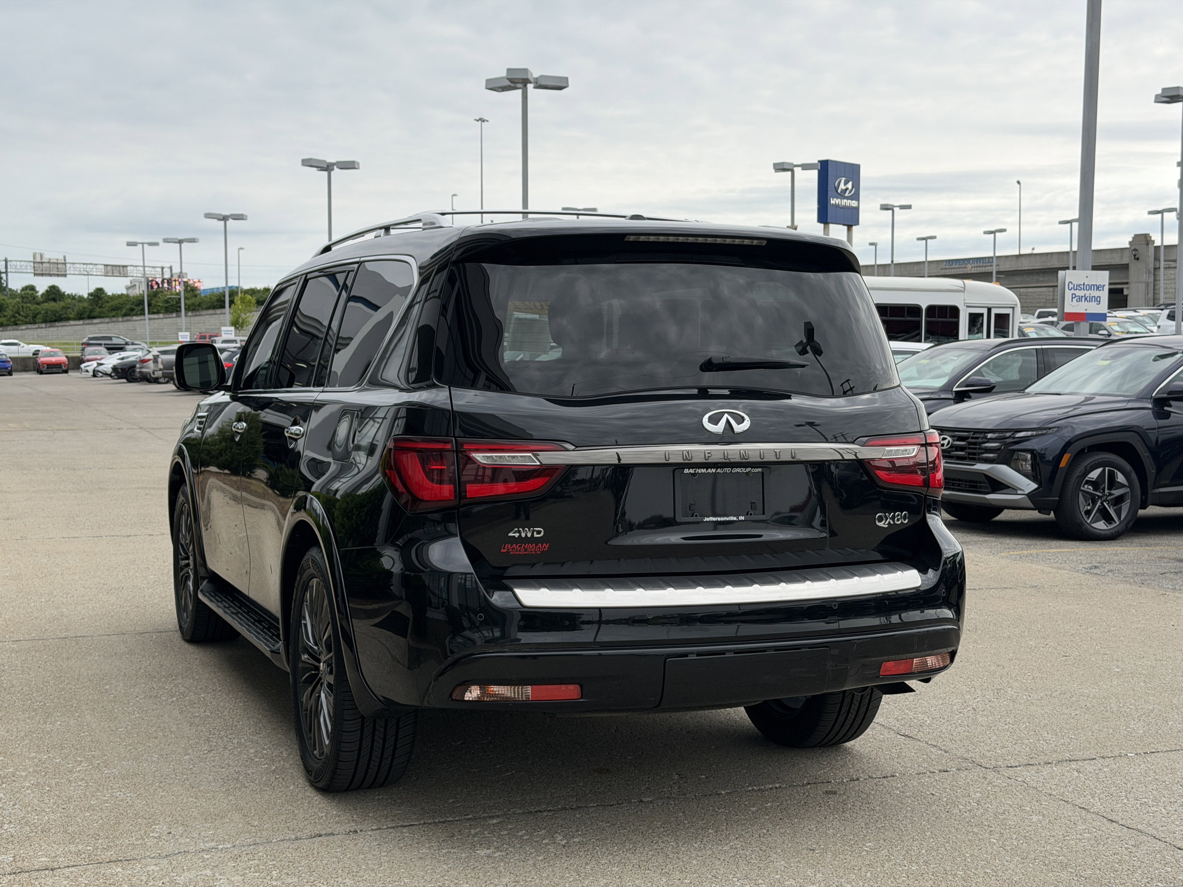 Used 2021 Mineral Black INFINITI Premium Select image 7