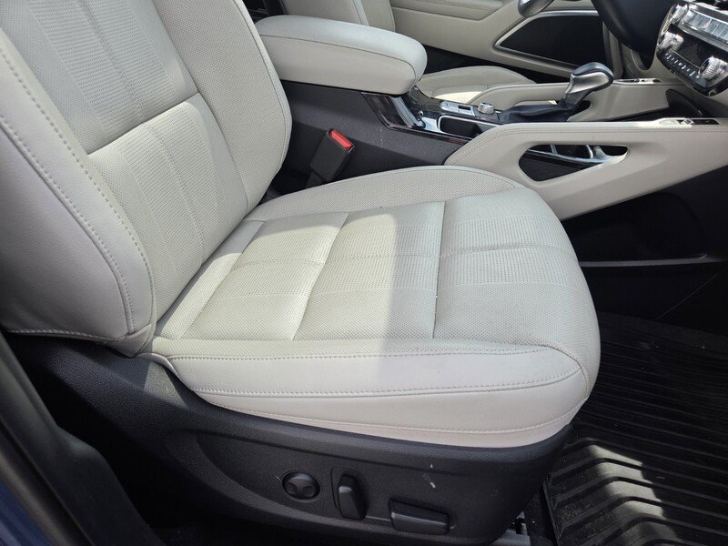 Used 2024 Black Kia EX image 28