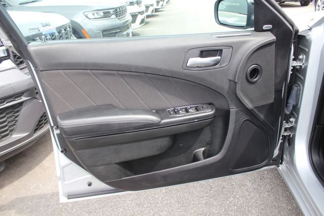 Used 2023 Silver Dodge SXT image 18
