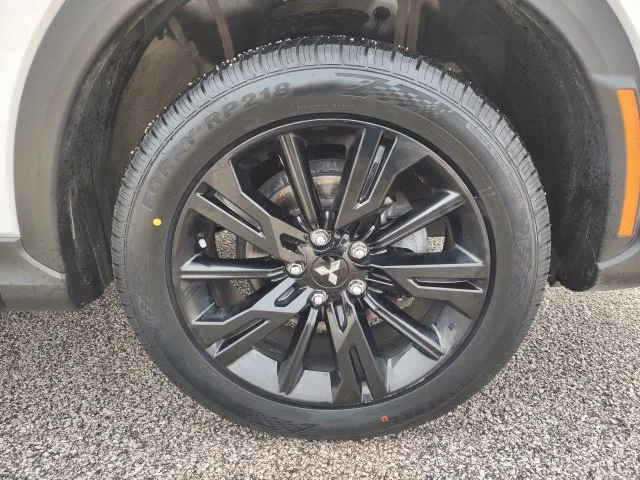 Certified Used 2024 White Mitsubishi  image 29