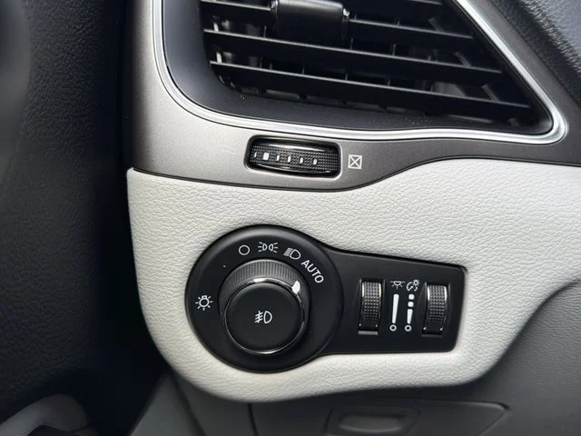 Used 2021 Beige Jeep Latitude Plus image 25