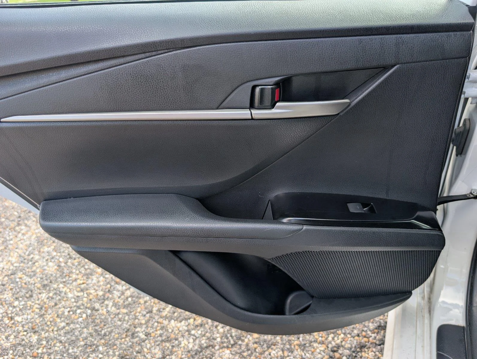 Used 2025 Ice Cap Toyota SE image 36