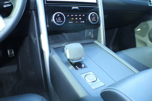 Used 2024 Black Land Rover Metropolitan Edition image 11