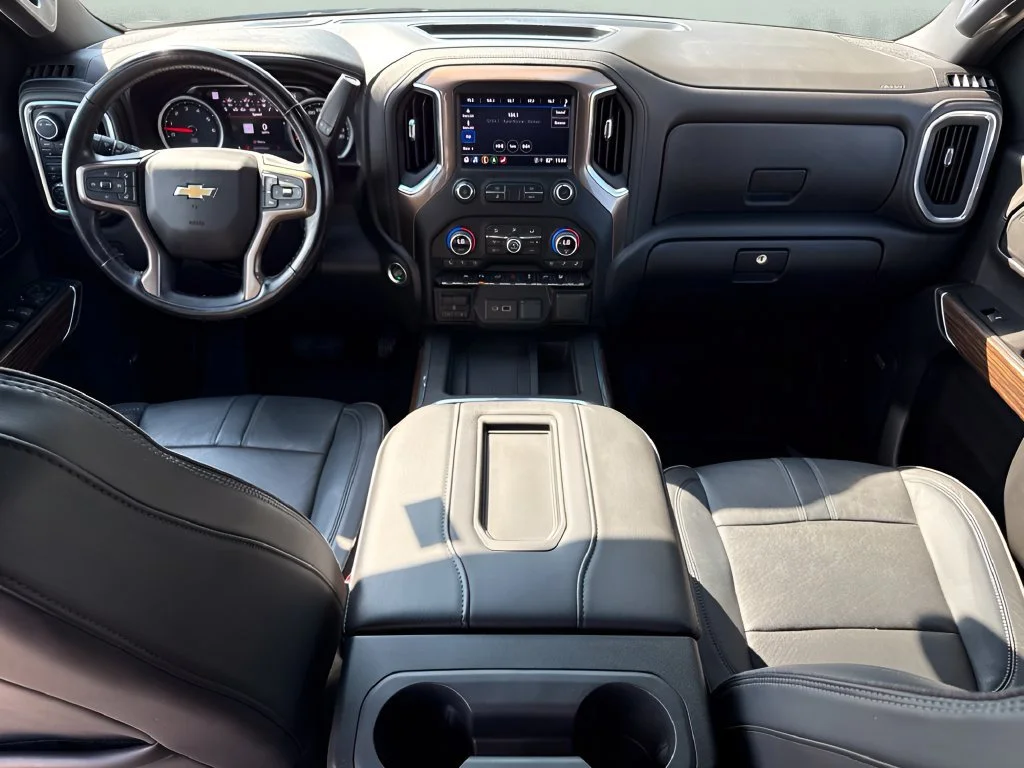 Used 2022 Black Chevrolet High Country image 16