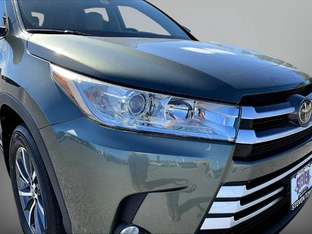 Used 2018 Green Toyota XLE image 39