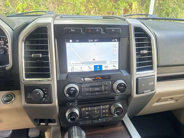 Used 2017  Ford Lariat image 22