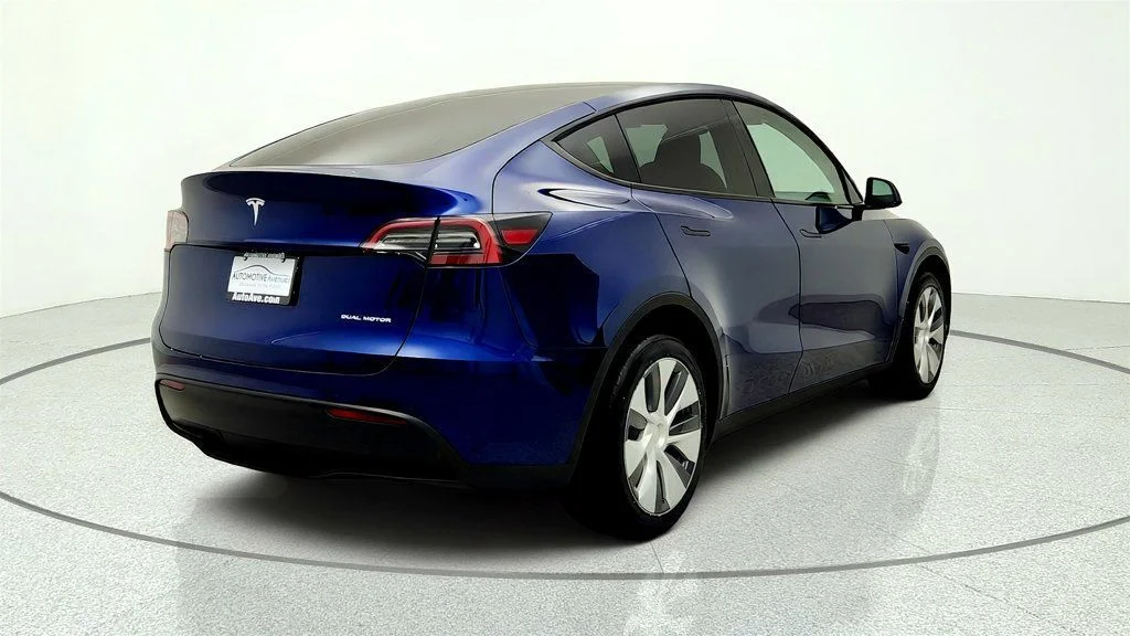 Used 2023 Deep Blue Metallic Tesla Long Range AWD w/ Acceleration Boost image 5