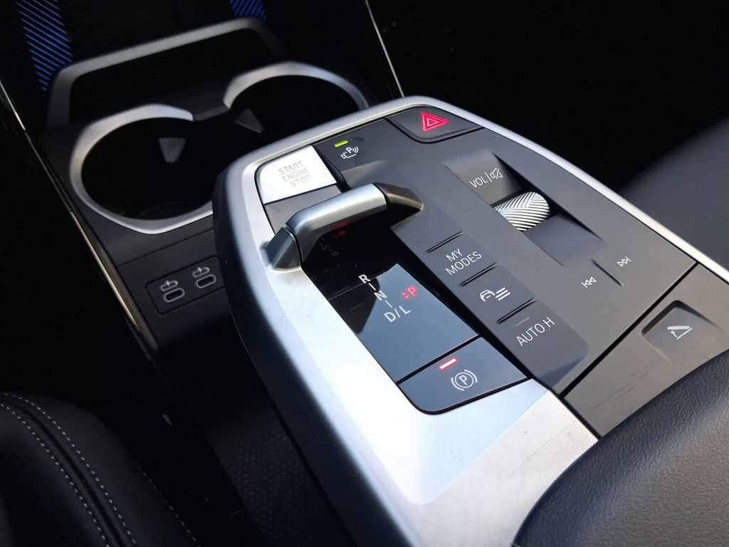 Used 2026 White BMW xDrive28i image 23