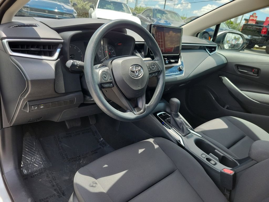 Used 2023 White Toyota LE image 9