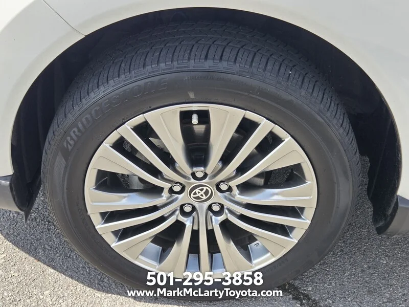 Used 2024 Pearl TOYOTA LIMITED AWD image 16